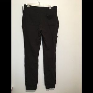 Jaanuu Women's 10-Pocket Jogger scrubs